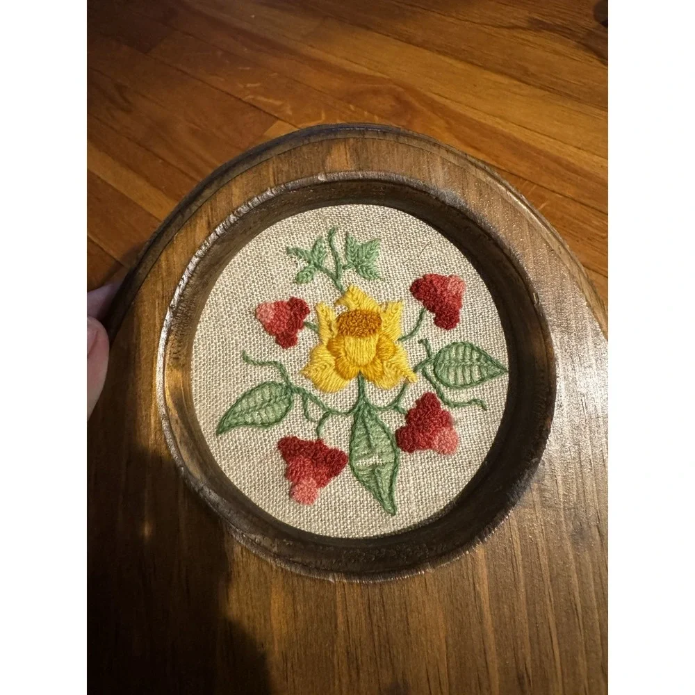 Vintage Wooden Wall Hanging‎ Hook Floral Crewel Coat Keys farmhouse 70s